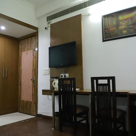 Hotel Parth Inn กาเซียบัด ภายนอก รูปภาพ