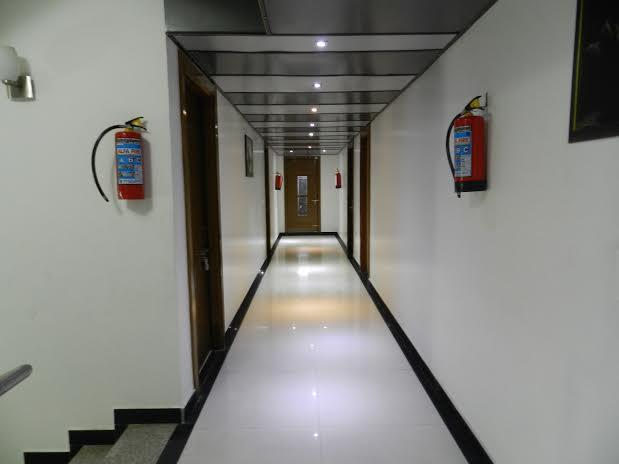 Hotel Parth Inn กาเซียบัด ภายนอก รูปภาพ