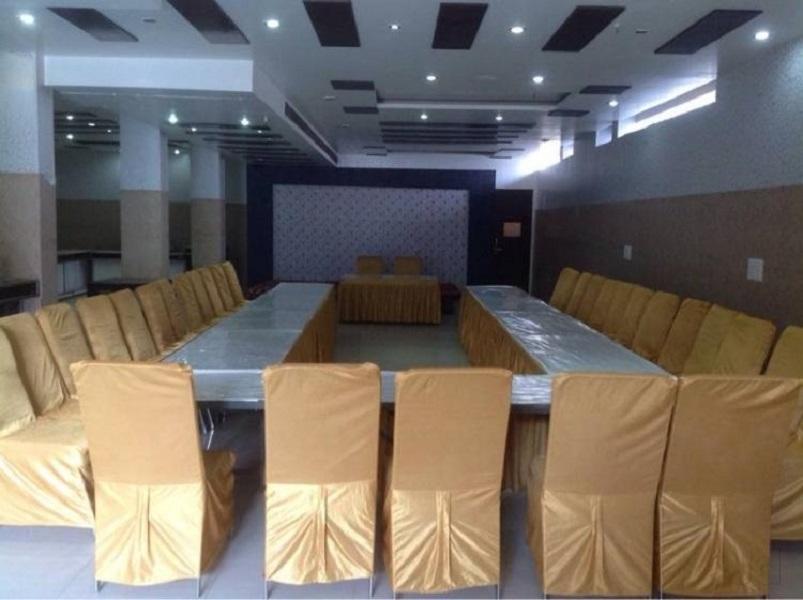 Hotel Parth Inn กาเซียบัด ภายนอก รูปภาพ