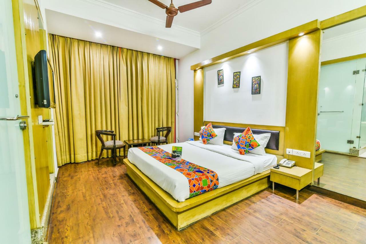 Hotel Parth Inn กาเซียบัด ภายนอก รูปภาพ