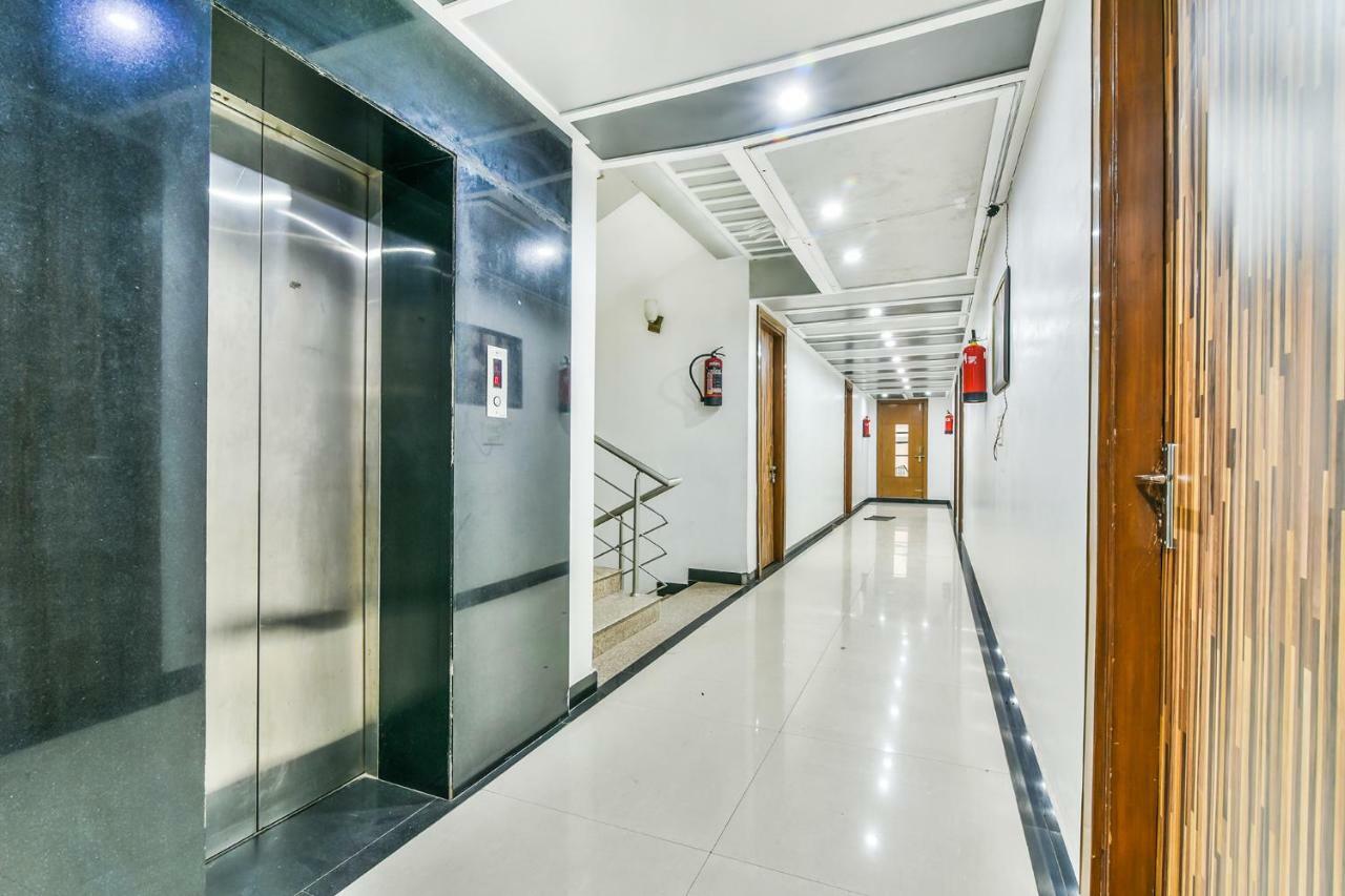 Hotel Parth Inn กาเซียบัด ภายนอก รูปภาพ