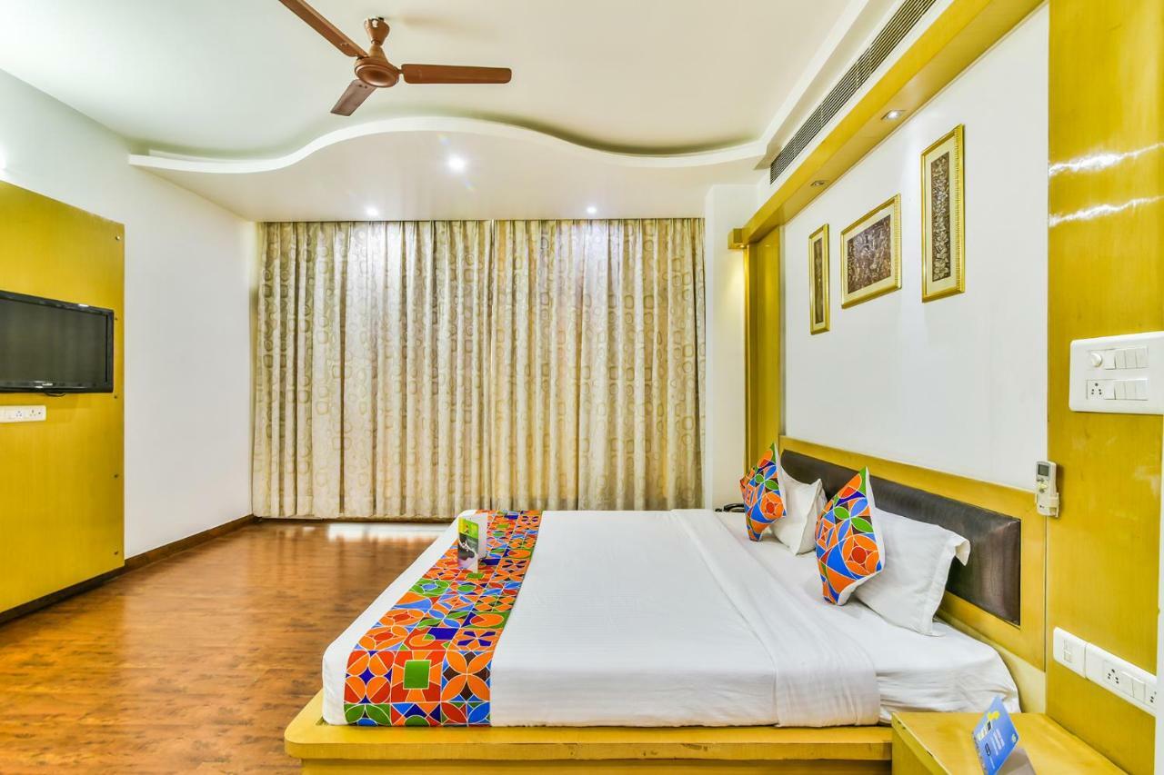 Hotel Parth Inn กาเซียบัด ภายนอก รูปภาพ