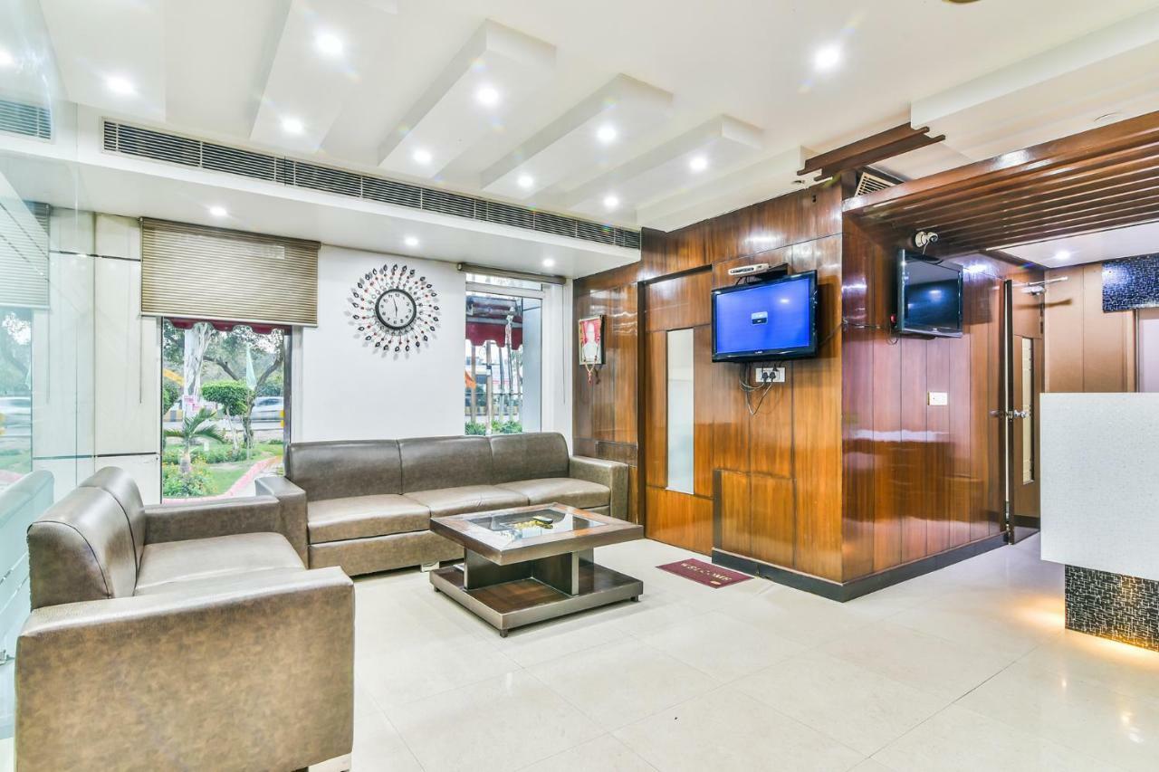 Hotel Parth Inn กาเซียบัด ภายนอก รูปภาพ