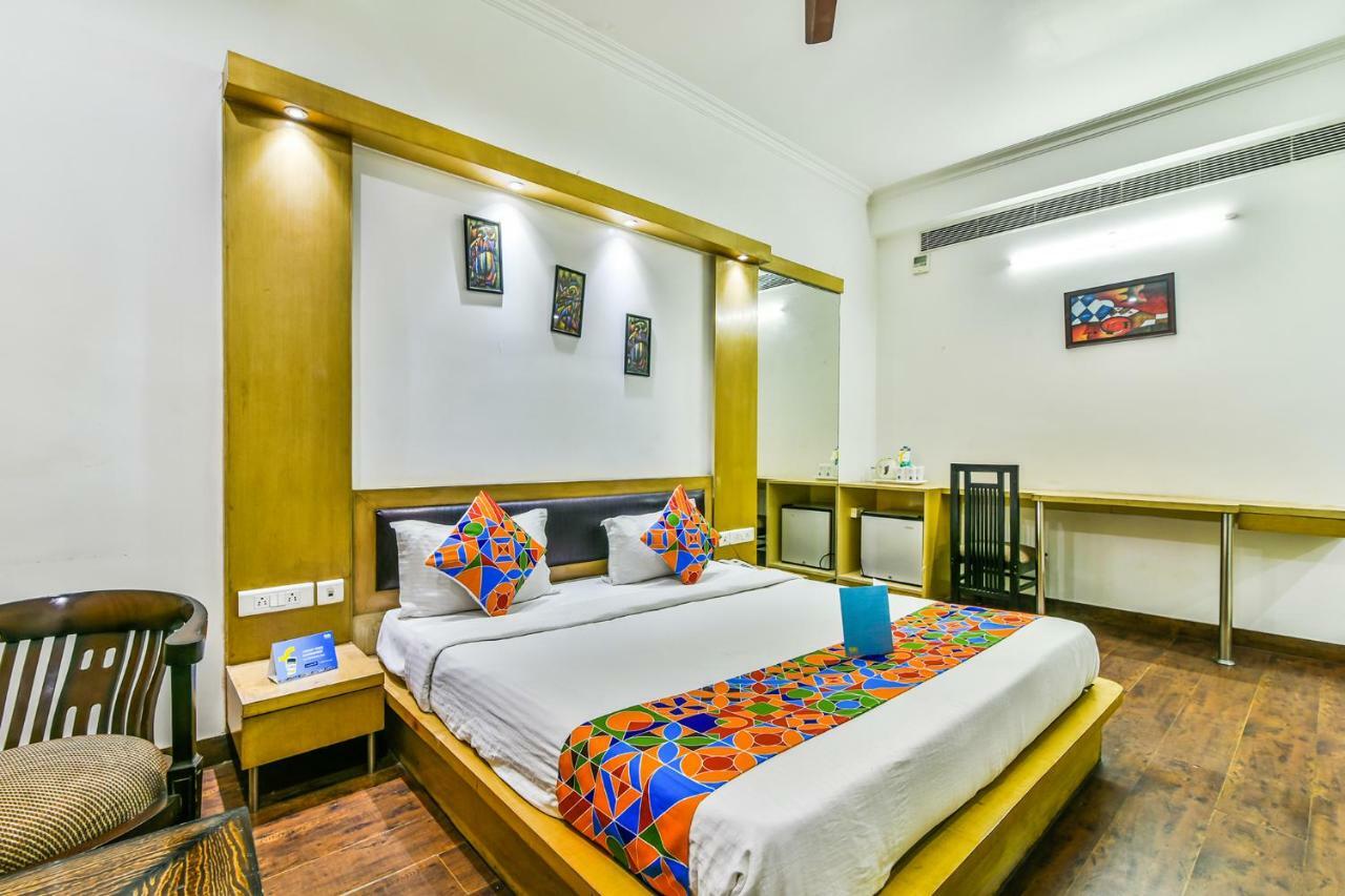 Hotel Parth Inn กาเซียบัด ภายนอก รูปภาพ