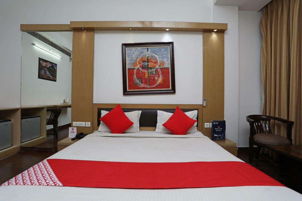 Hotel Parth Inn กาเซียบัด ภายนอก รูปภาพ